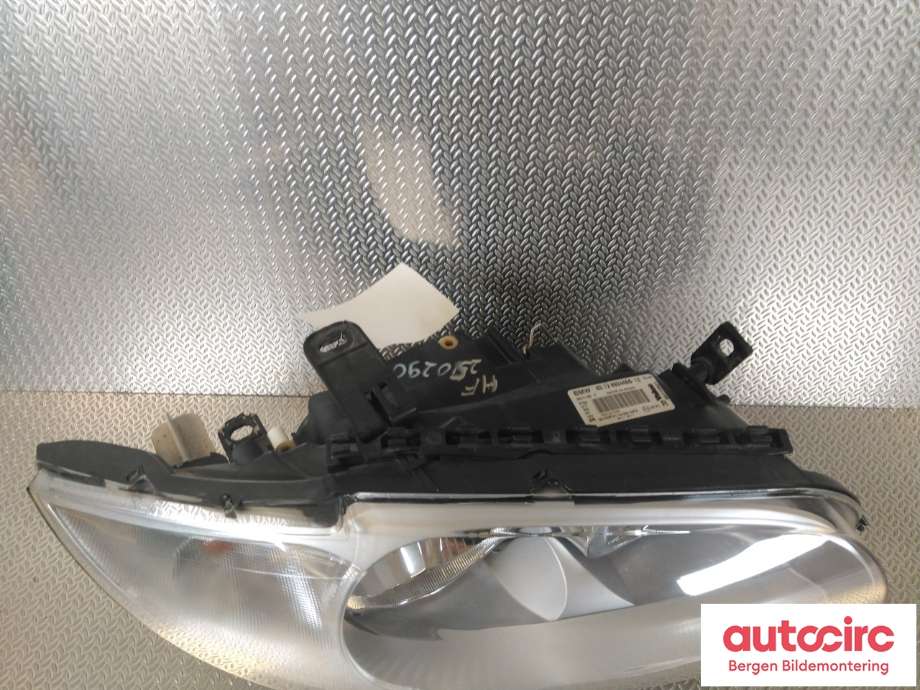 Frontlykt høyre halogen til BMW 1-Serie 2004-2011 (E81/E82/E87/E88) (E81/E82/E87/E88) (BMW|63 12 6 924 486|)