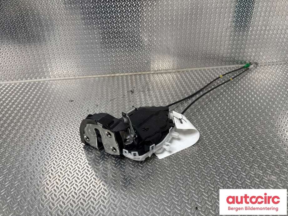 Låsekasse høyre til Toyota Yaris 2014-2020 (Type III, Fase 2)  (TOYOTA|690500D320|)
