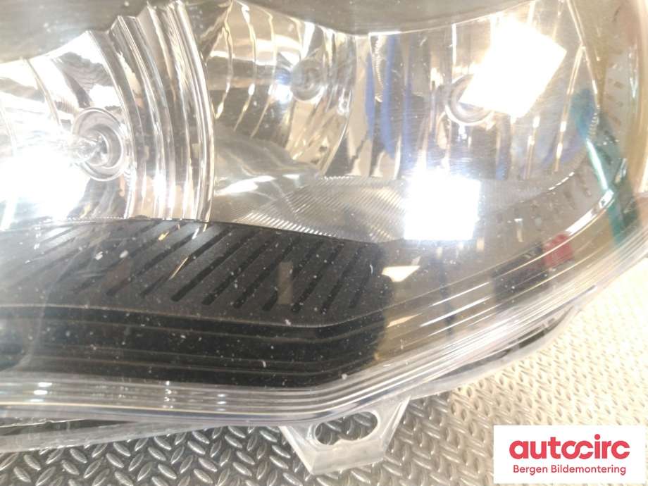 Frontlykt venstre halogen til Opel Astra J 2010-2015  (OPEL|13365290|)