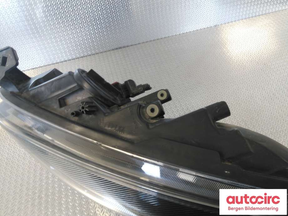 Frontlykt venstre halogen til Opel Astra J 2010-2015  (OPEL|13365290|)