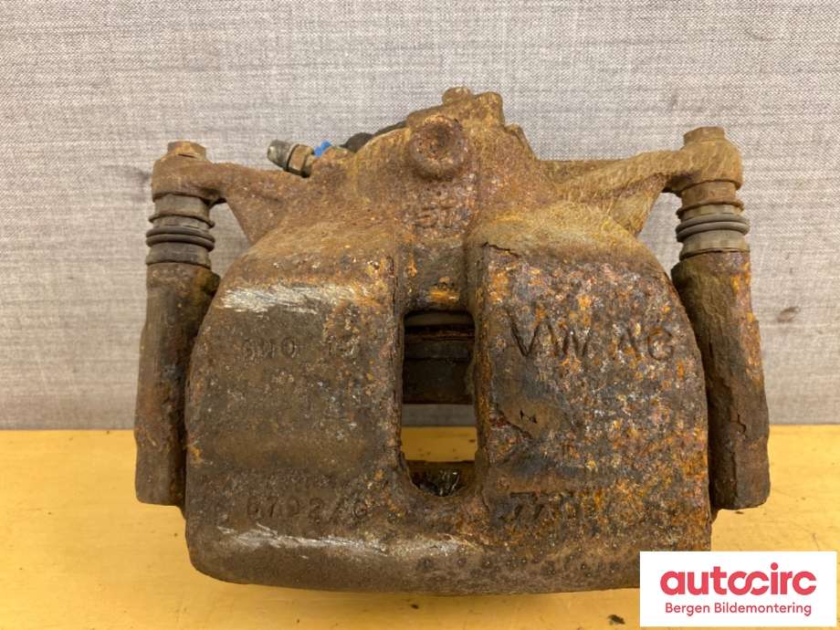 Bremsecaliper høyre foran til VW e-Golf 2014-2017 (Fase 1)  (VOLKSWAGEN|8V0 615 124|)