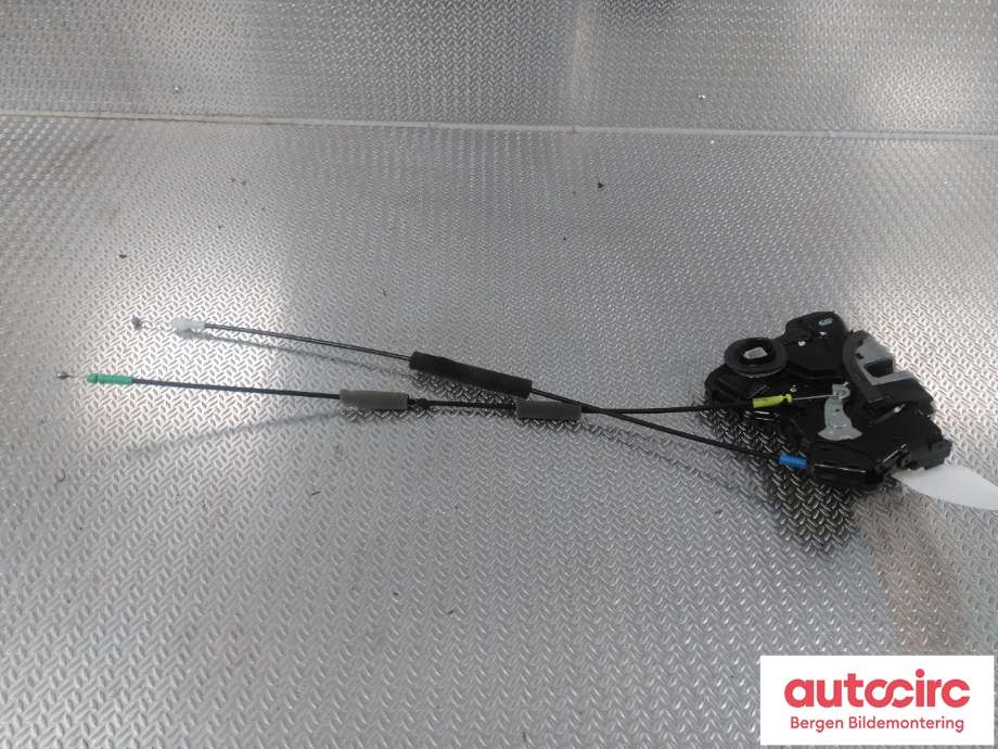 Låsekasse høyre til Toyota Avensis 2009-2015 (Type III, Fase 1)  (TOYOTA|6903005130|)