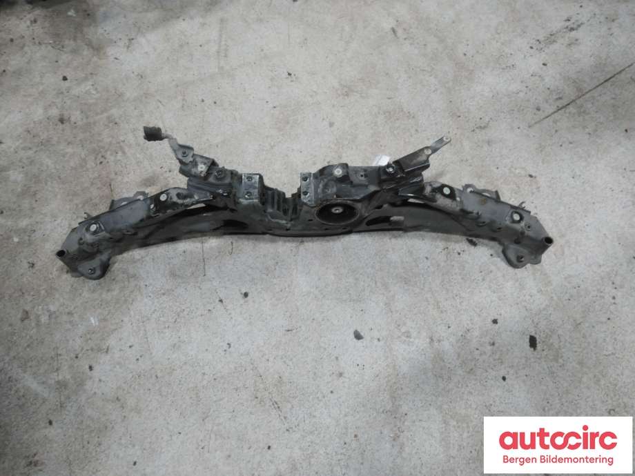 Travers foran hoved til BMW 2-Serie 2014-2021 (F22/F23) (F22/F23) (BMW|31 10 6 872 730|)