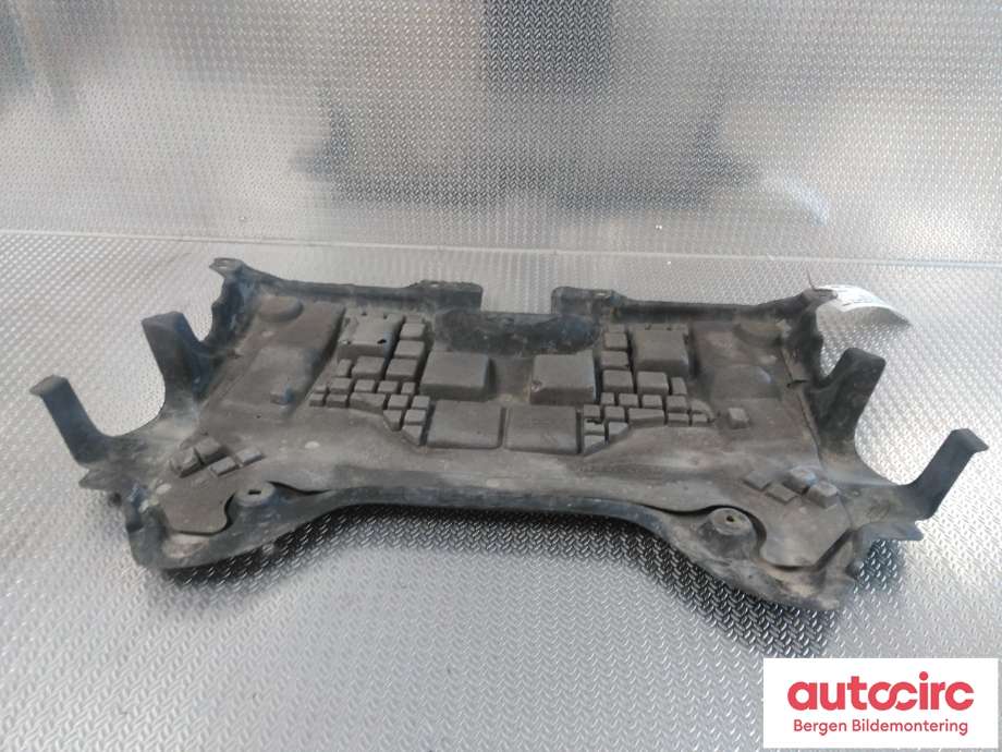 Motorplate under motor til Mercedes C-Klasse, 2007-2011 (Fase 1) (W204) (W204) (MERCEDES|A 204 520 08 23)