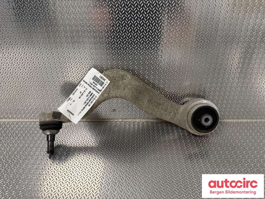 Bærebru høyre foran nedre til BMW i4 2021-->> (G26) (G26) (BMW|31 10 8 869 738|31 10 6 895 244|)
