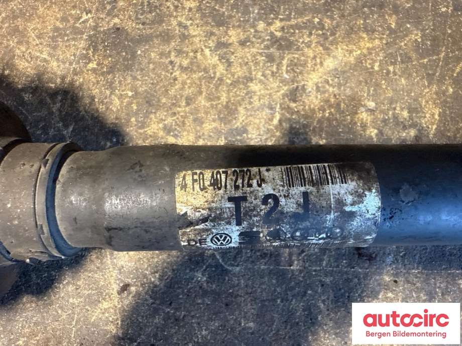 Drivaksel høyre foran til Audi A6 2005-2008 (Type III, Fase 1) (C6) (C6) (AUDI|4F0 407 272 J|)
