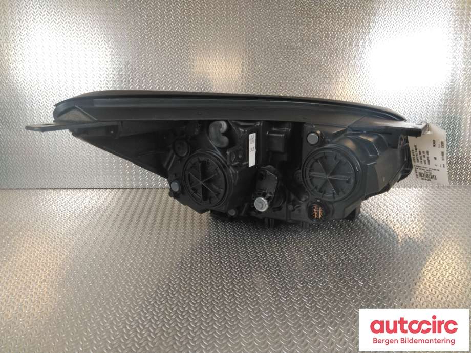 Frontlykt venstre halogen til Kia Soul 2014-2019 (Type II)  (KIA|92101E 40101D|)