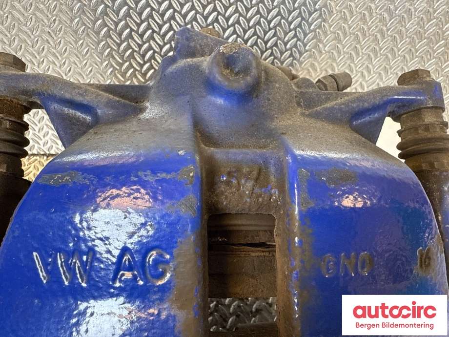 Bremsecaliper venstre foran til VW Passat 2015-2019 (Fase 1) (B8) (B8) (VOLKSWAGEN|5G0 615 123 E|)