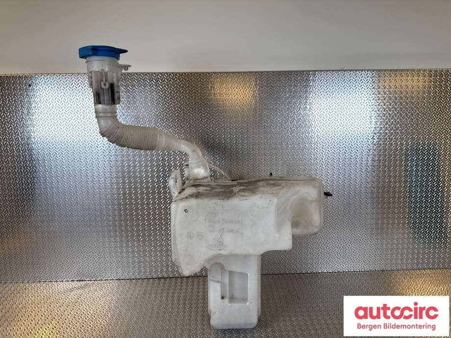 Spylertank til VW Passat 2015-2019 (Fase 1) (B8) (B8) (VOLKSWAGEN|3Q0 955 453 A|)
