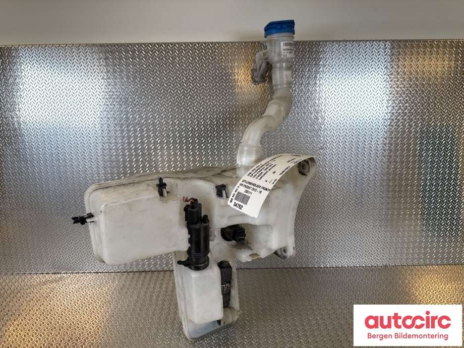 Spylertank til VW Passat 2015-2019 (Fase 1) (B8) (B8) (VOLKSWAGEN|3Q0 955 453 A|)