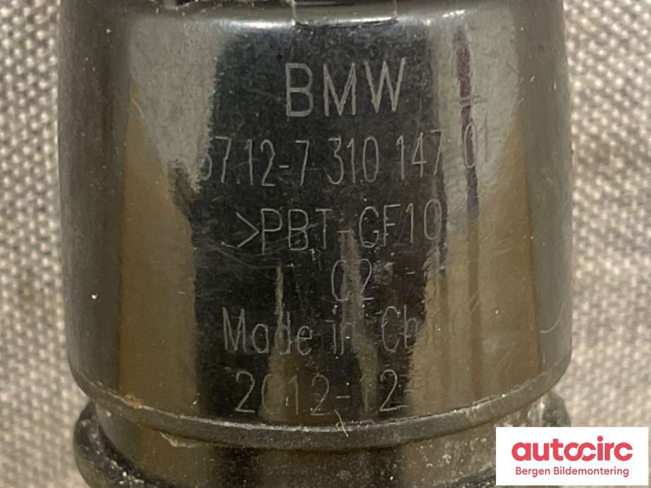 Spylerpumpe bak til BMW 1-Serie 2011-2015 (Fase 1) (F20/F21) (F20/F21) (BMW|67 12 7 302 588||67.12-7 310 147-01)