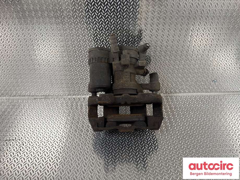 Bremsecaliper venstre bak til BMW X2 2018-->> (F39) (F39) (BMW|34 20 6 883 033|)