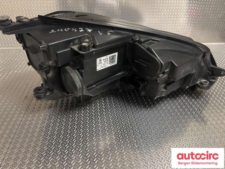 Frontlykt venstre halogen til VW e-Golf 2014-2017 (Fase 1) (VOLKSWAGEN|5GE 941 773|)
