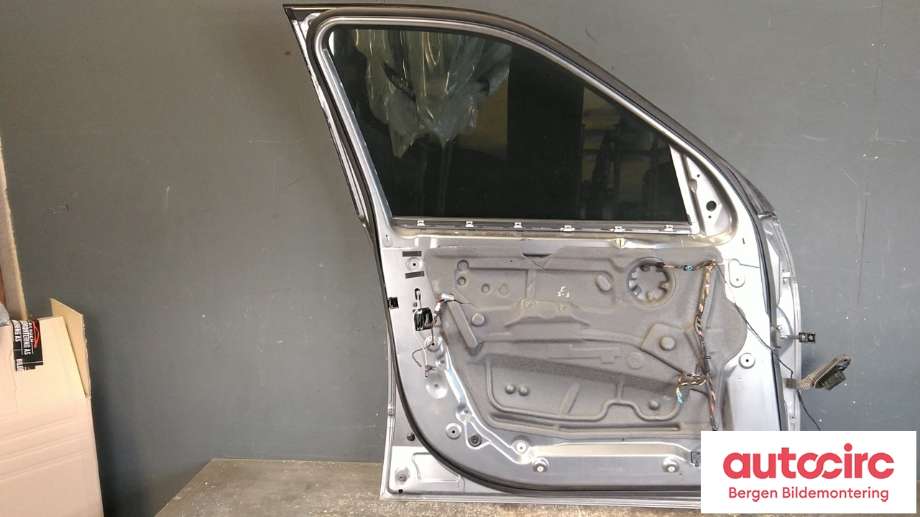 Dør venstre foran til BMW X5 2007-2013 (E70) (E70) (BMW|41 51 7 211 423|)