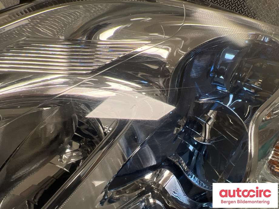 Frontlykt høyre halogen til Nissan Leaf 2011-2017 (Type I)  (NISSAN|260103NL5A|)