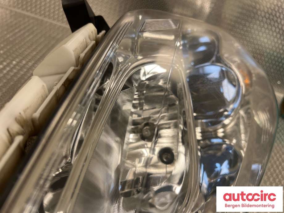 Frontlykt høyre halogen til Nissan Leaf 2011-2017 (Type I)  (NISSAN|260103NL5A|)