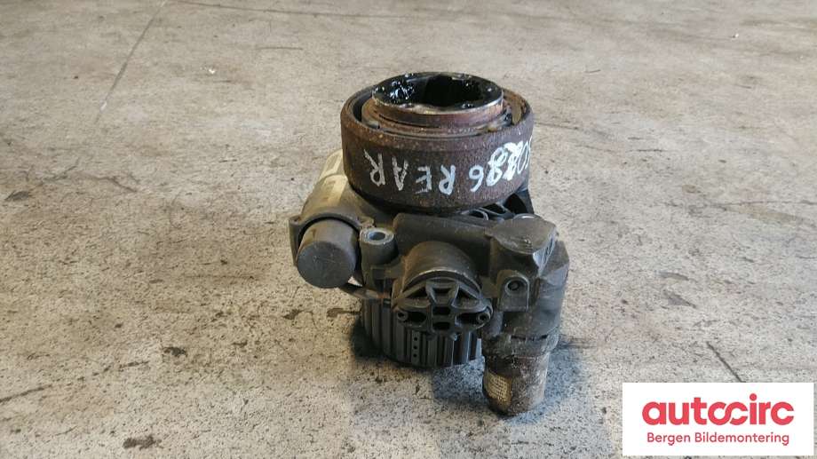 Kardang klokke bak til VW Transporter / Caravelle 2009-2015 (Fase 2) (T5) (T5) (VOLKSWAGEN|09N 525 554 A|)