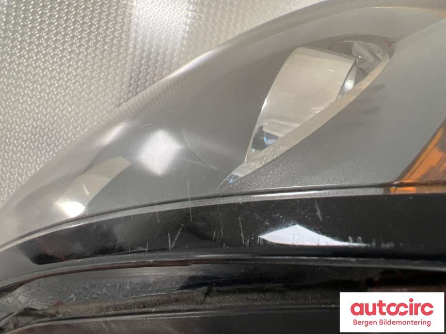 Frontlykt høyre halogen til Volvo V50 2004-2007 (Fase 1) (VOLVO|)