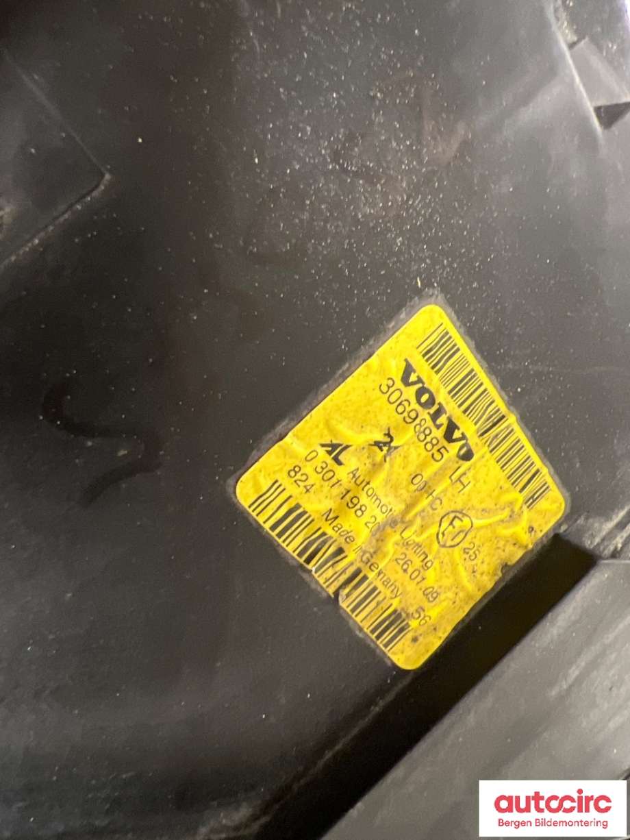 Frontlykt venstre halogen til Volvo V50 2004-2007 (Fase 1) (VOLVO|31335242|)
