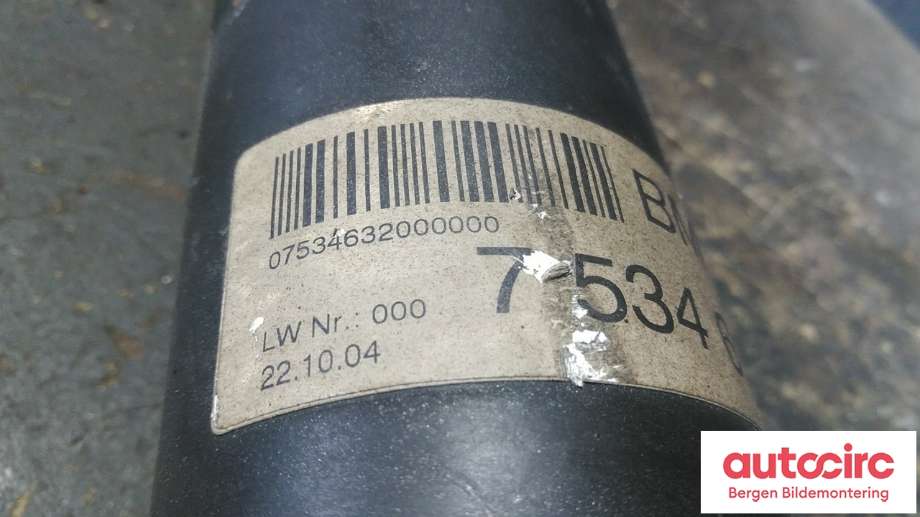 Mellomaksel til BMW 5-Serie 2003-2010 (E60/E61) (E60/E61) (BMW|26 10 7 534 632|)