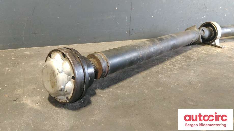 Mellomaksel til BMW 5-Serie 2003-2010 (E60/E61) (E60/E61) (BMW|26 10 7 534 632|)