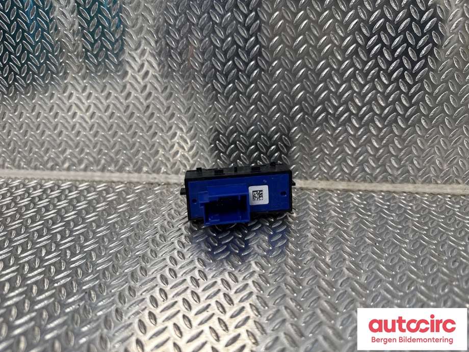 Bryter diverse til Peugeot Expert 2016-->> (Type III)  (PEUGEOT|98 088 536 ZD|)