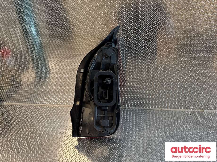 Baklykt venstre til VW E-Up 2013-2019  (VOLKSWAGEN|1S0 945 095 G|)
