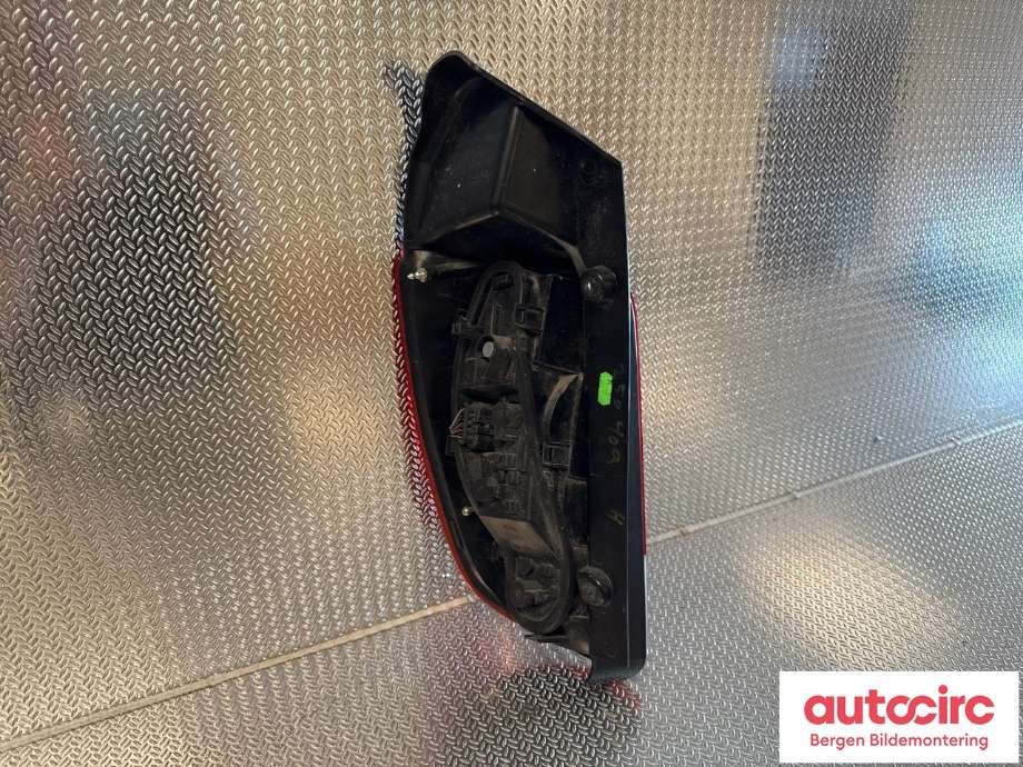 Baklykt høyre til Mitsubishi Colt 2009-2013 (Type VII, Fase 2)  (MITSUBISHI|8330A702|)