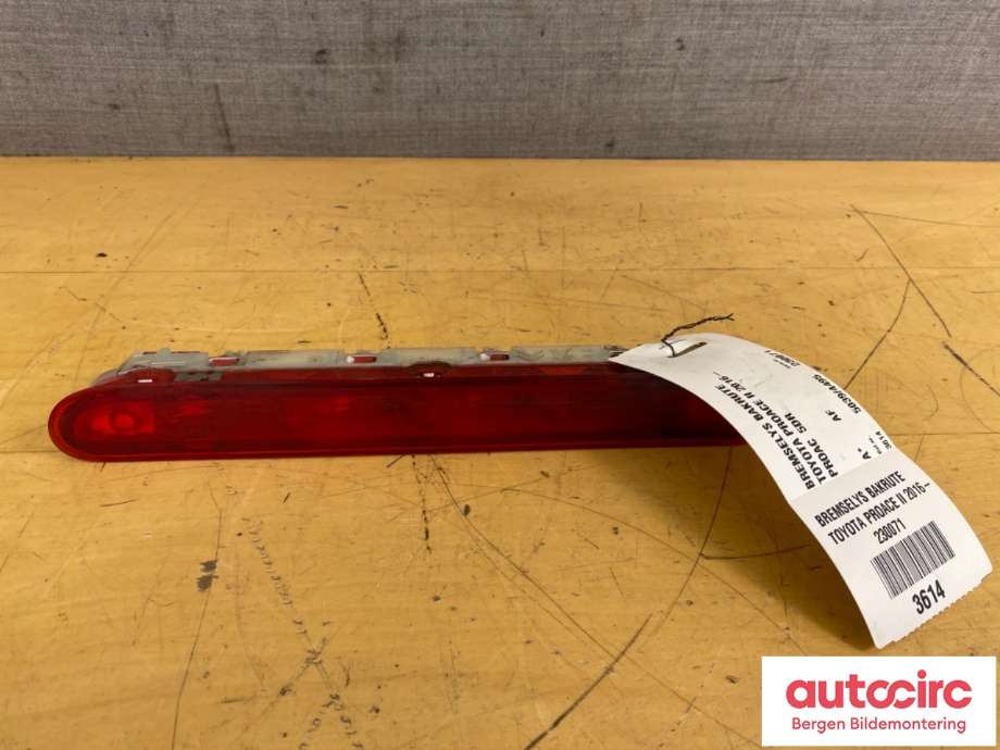 Baklykt bremselys bakrute til Toyota Proace, 2016-->> (Type II)  (TOYOTA|SU001A4481)