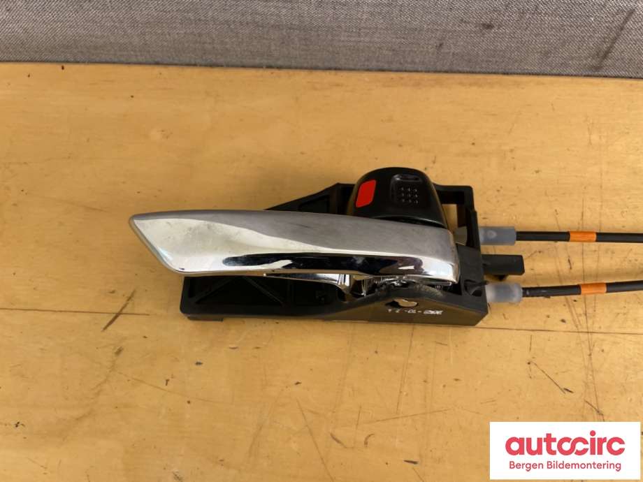 Låsekasse høyre til Suzuki SX4 S-CROSS 2013-->> (Type II)  (SUZUKI|82201-61MA1|)
