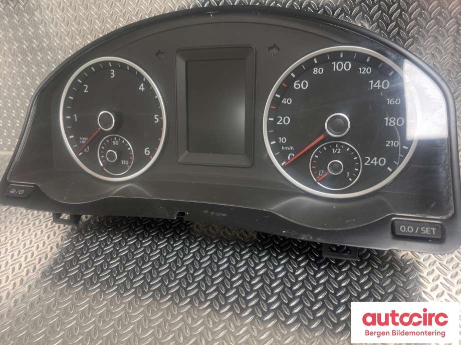 Speedometer til VW Tiguan, 2011-2016 (Type I, Fase 2) (VOLKSWAGEN|F 5N0 920 873 A)