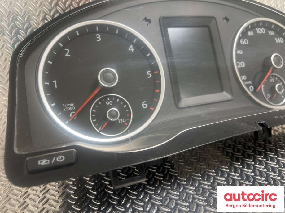 Speedometer til VW Tiguan 2011-2016 (Type I, Fase 2)  (VOLKSWAGEN|F 5N0 920 873 A|)
