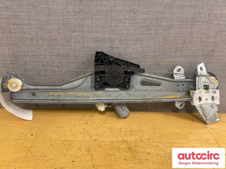 Ruteheis venstre til Suzuki SX4 S-CROSS 2013-->> (Type II)  (SUZUKI|83402-61M11|)