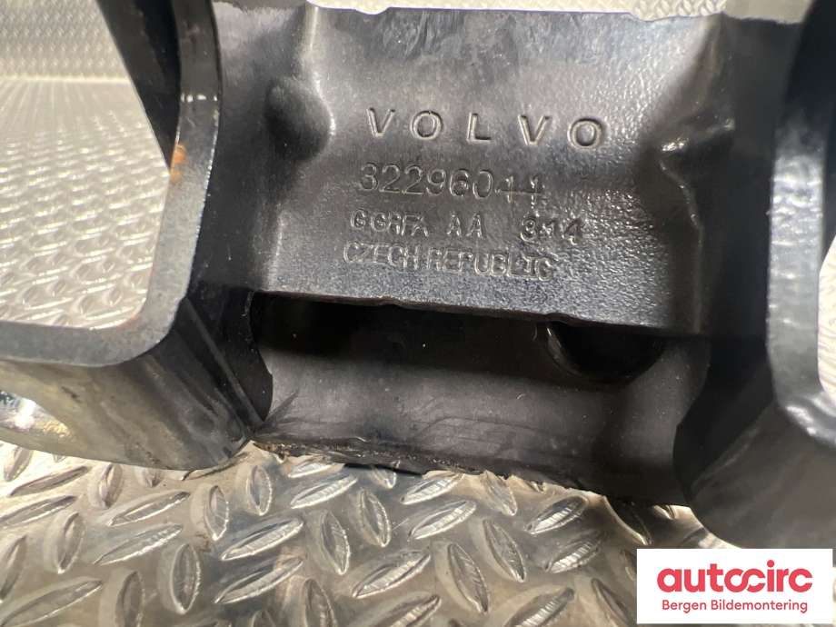 Hengsler til Volvo V60 / V60 CC 2018-->> (Type II)  (VOLVO|32338749|)