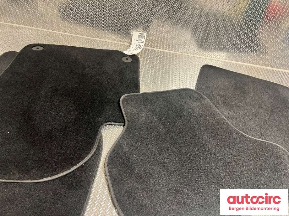 Innredning diverse til VW Golf VI 2008-2012  (VOLKSWAGEN|1K1 061 445|)