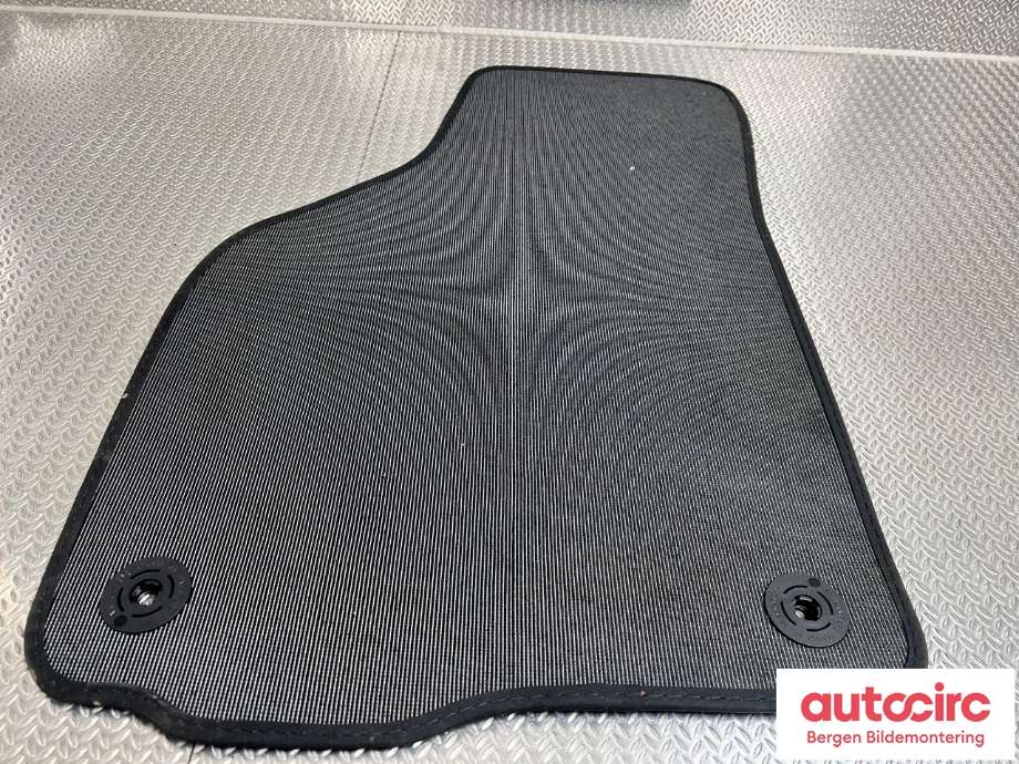 Innredning diverse til VW Golf VI 2008-2012  (VOLKSWAGEN|1K1 061 445|)