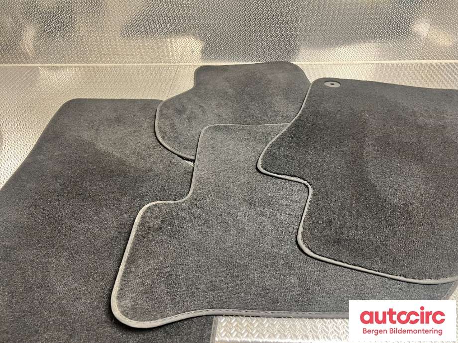 Innredning diverse til VW Golf VI 2008-2012  (VOLKSWAGEN|1K1 061 445|)