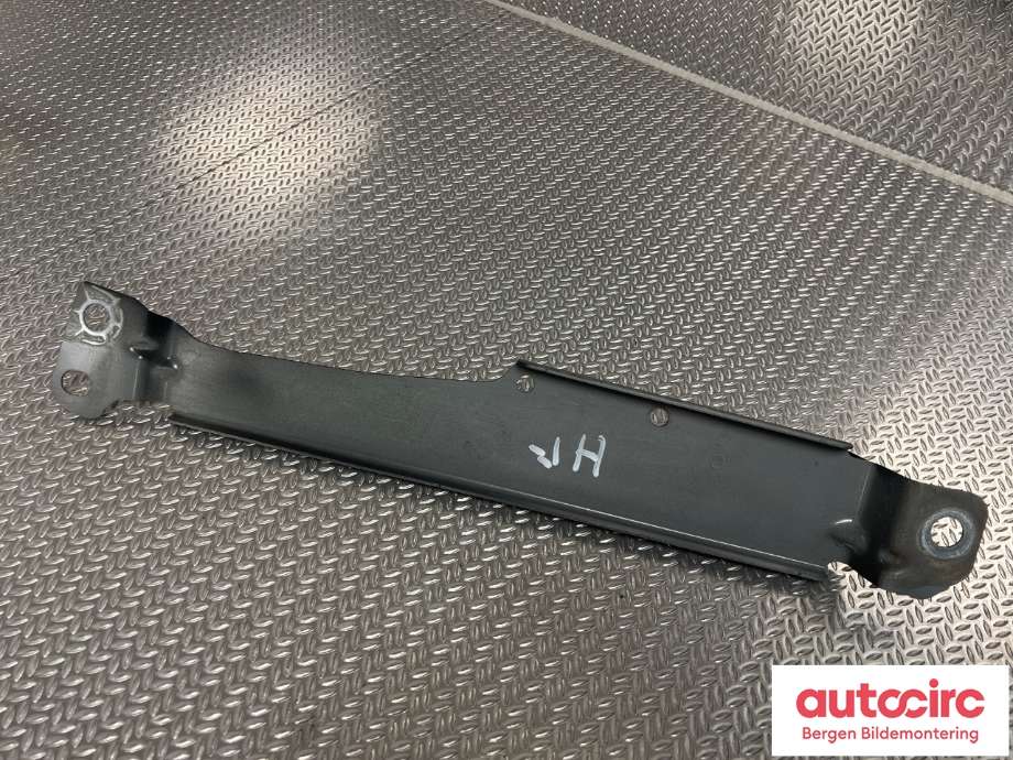 Diverse deler til Volvo V60 / V60 CC 2018-->> (Type II)  (VOLVO|31468234|)