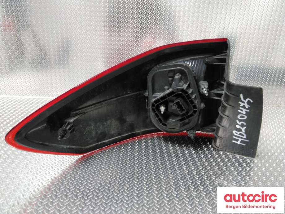 Baklykt høyre til Ford C-Max 2010-2015 (Type II, Fase 1)  (FORD|1767526|AM51-13404-BF|)