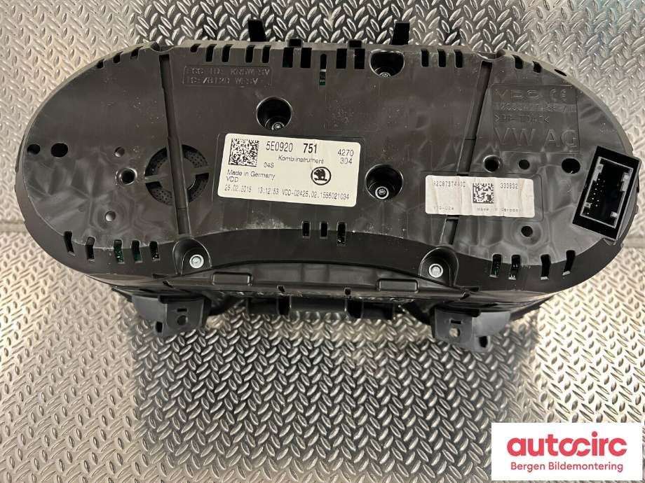 Speedometer til Škoda Octavia 2013-2016 (Type III, Fase 1) (SKODA|5E0 920 751|)
