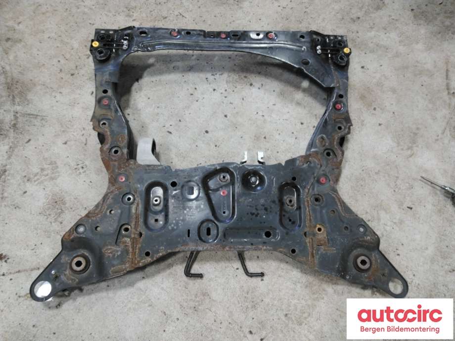 Travers foran hoved til Volvo V60 / V60 CC 2018-->> (Type II)  (VOLVO|32381810|)