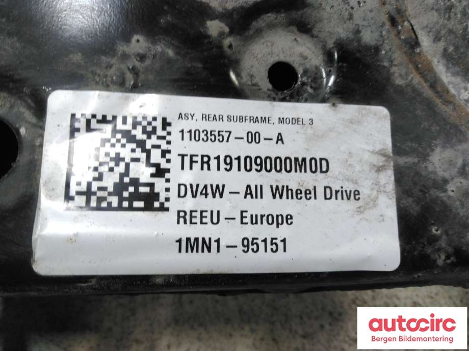 Travers bak til Tesla Model 3 2018-2023 (Fase 1) (TESLA|1044575-00-B|)