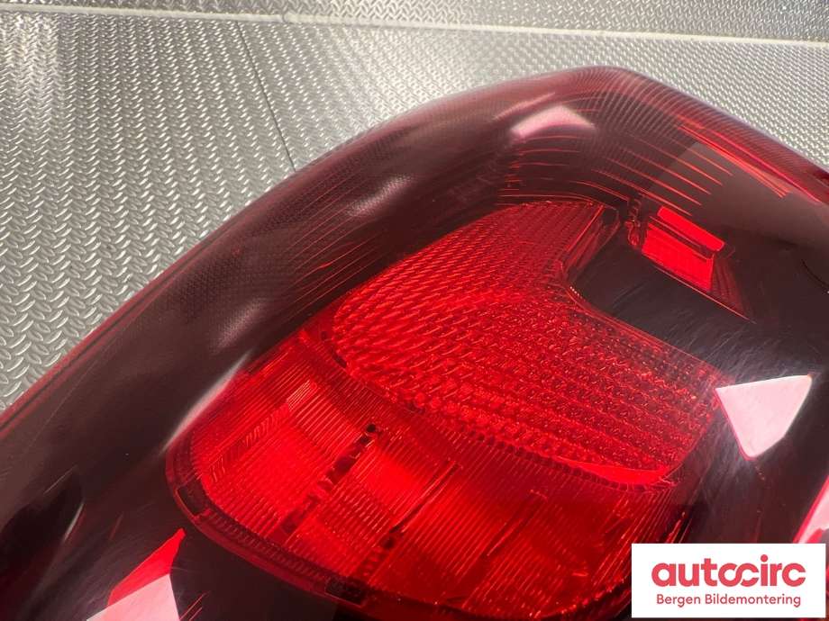 Baklykt venstre til Opel Astra J 2010-2015  (OPEL|13314052|)
