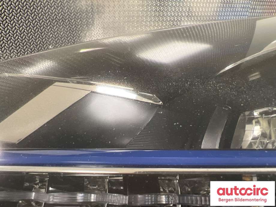 Frontlykt venstre halogen til VW e-Golf 2014-2017 (Fase 1)  (VOLKSWAGEN|5GE 941 773|)