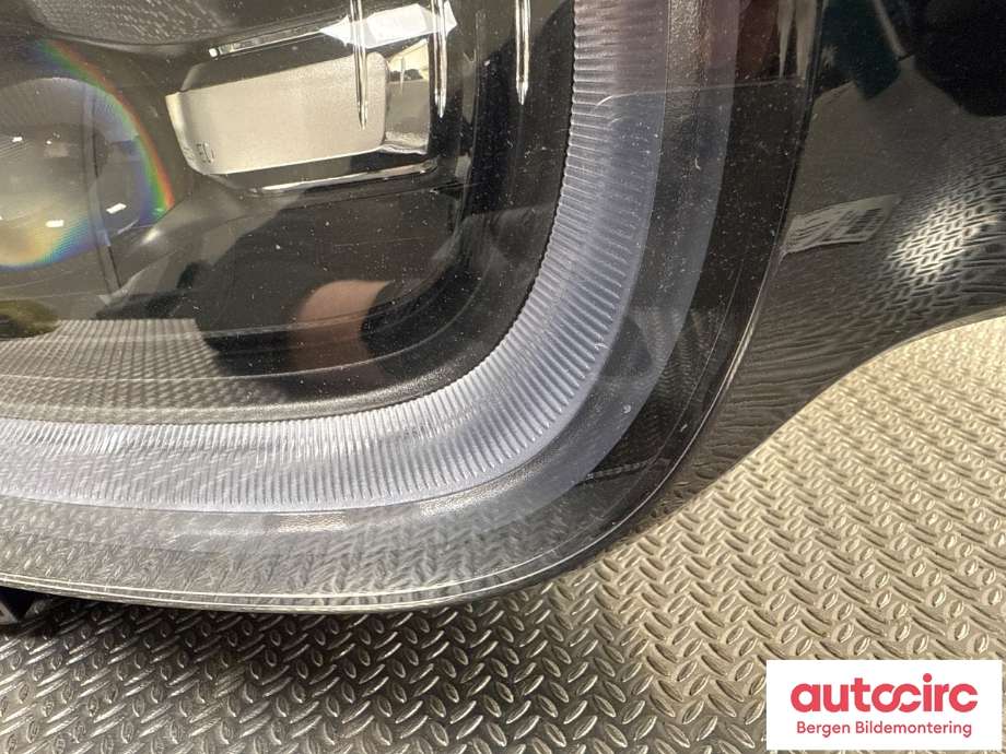 Frontlykt høyre halogen til BMW i3 2013-2022  (BMW|63 11 7 381 900|)
