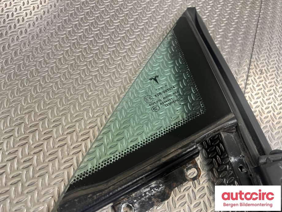 Diverse deler til Tesla Model S 2013-2016 (Fase 1)  (TESLA|6006644-00-F|)