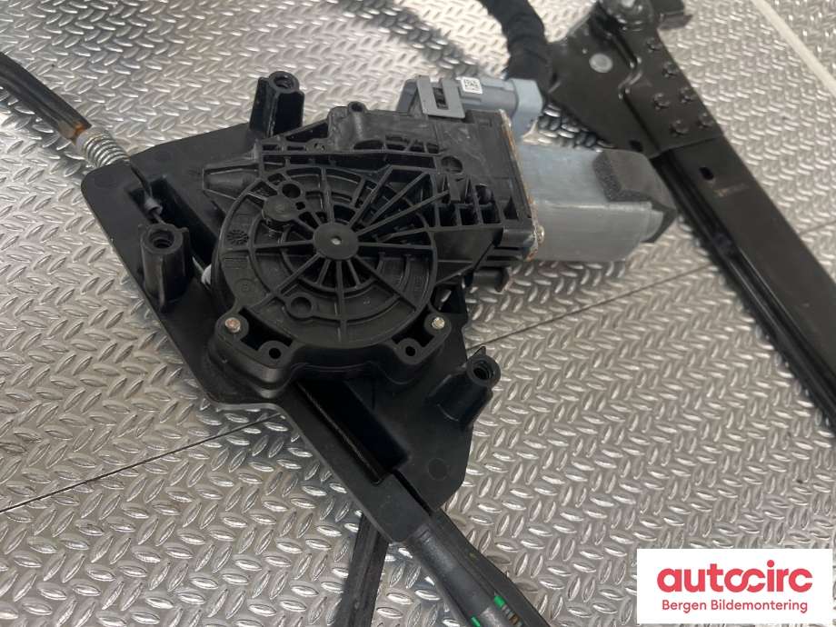 Ruteheis til Tesla Model S 2013-2016 (Fase 1)  (TESLA|6006334-00-G|)