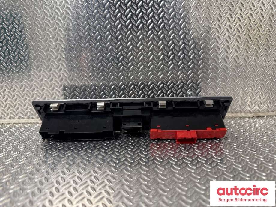 Bryter nødblink til Audi A3 2009-2012 (Type II, Fase 2) (AUDI|8P0 927 137 CD|)