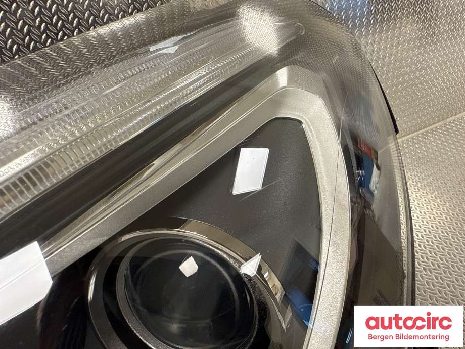 Frontlykt venstre halogen til Mercedes B-Klasse 2011-2018 (W246) (W246) (MERCEDES|A 246 820 01 39|)