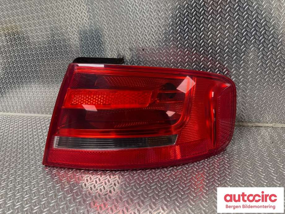 Baklykt høyre til Audi A4 2007-2014 (Type IV) (B8) (B8) (AUDI|8K5 945 096 D|)